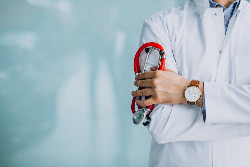 Clinician with stethoscope at Pacific Hyperbarics — Oceanside